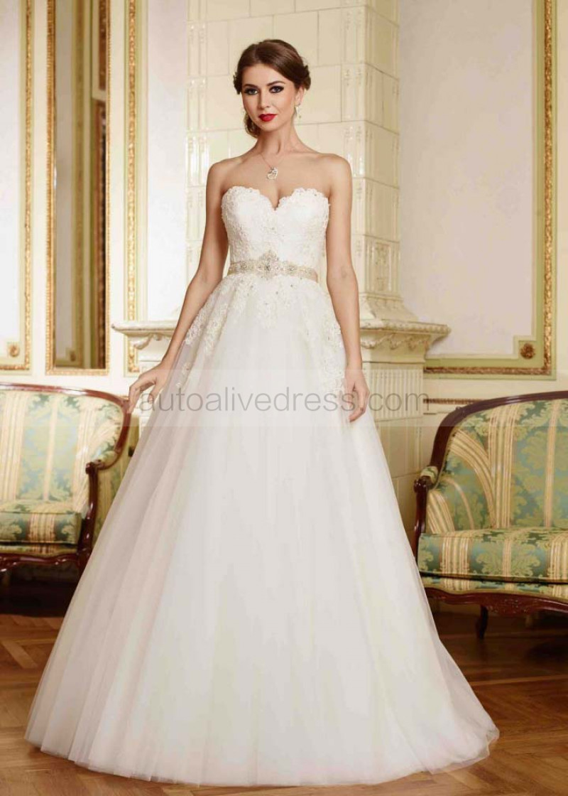 A Line Strapless Sweetheart Neckline Ivory Lace Tulle Wedding Dress