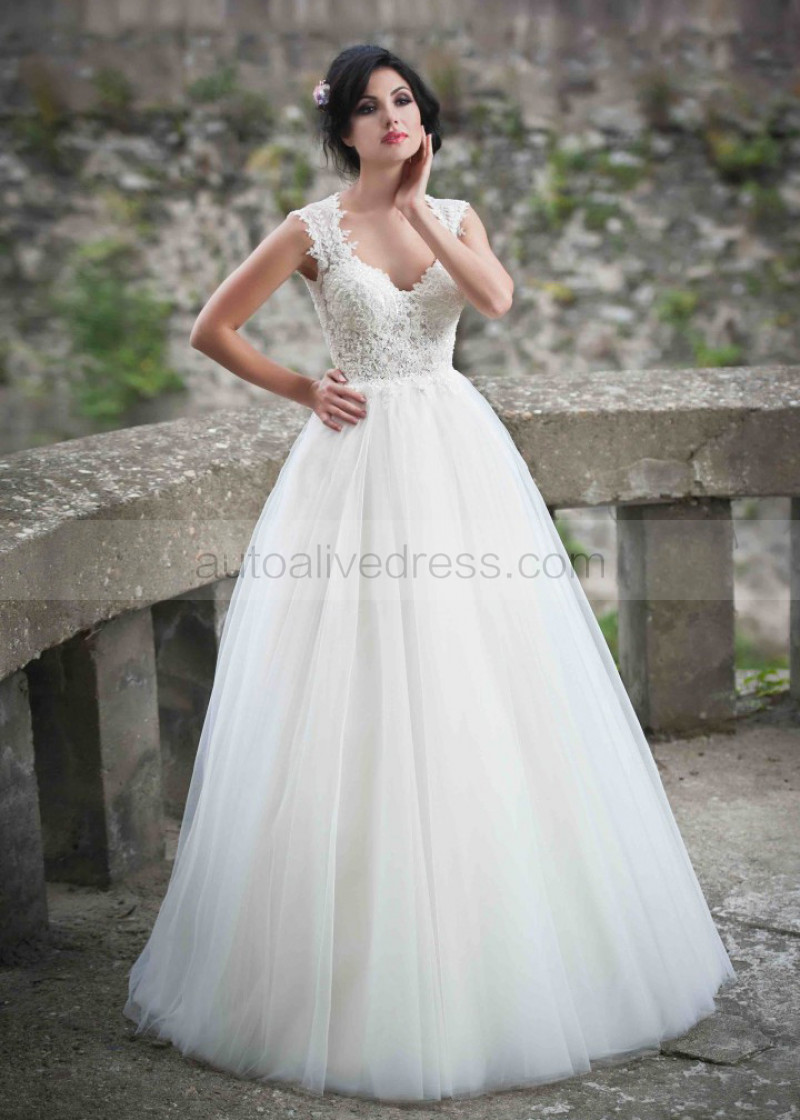 Sweetheart Neckline Ivory Lace Plain Tulle Wedding Dress