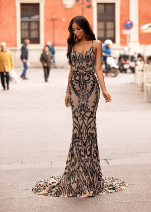 Scoop Neck Black Sequin Evening Dress Scoop Neck Black Sequin Evening Dress