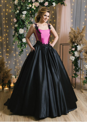 Square Neck Lace Satin Spectacular Evening Dress With Pockets