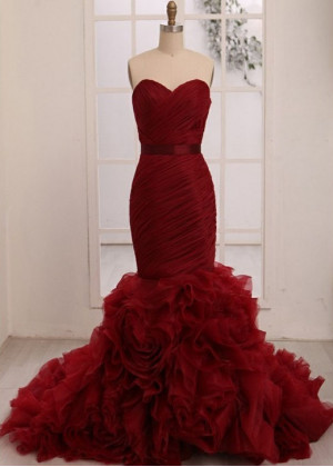 Burgundy Sweetheart Ruched Organza Ruffle Wedding Dress