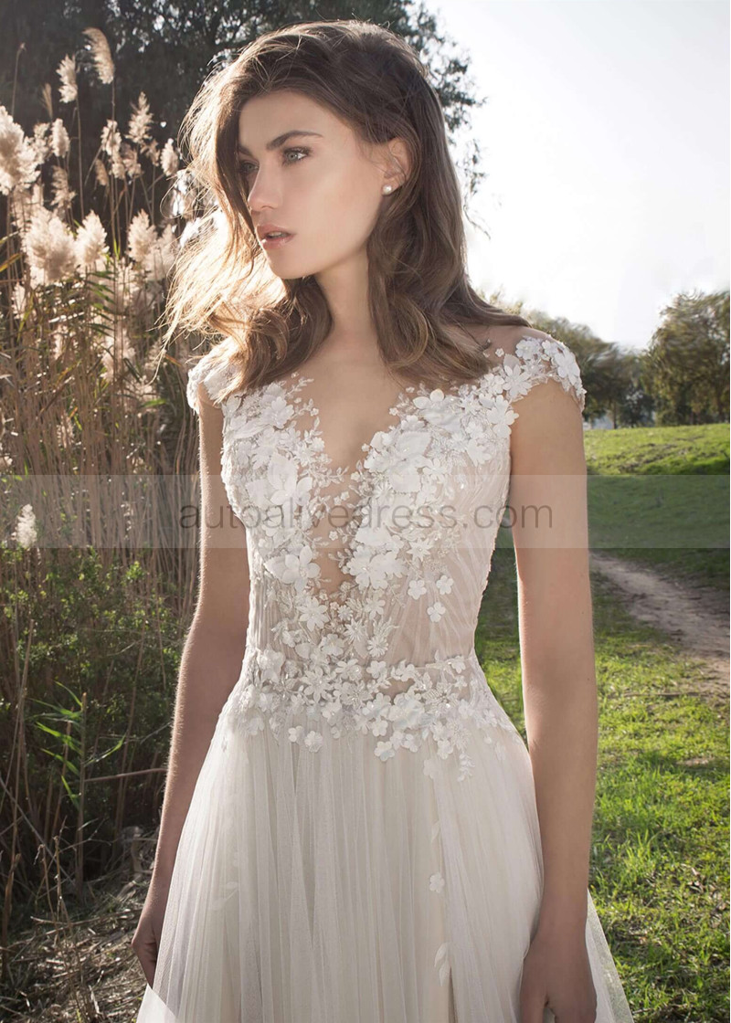A-line Beaded Ivory Tulle 3D Floral Appliques Wedding Dress A-line Beaded Ivory Tulle 3D Floral Appliques Wedding Dress