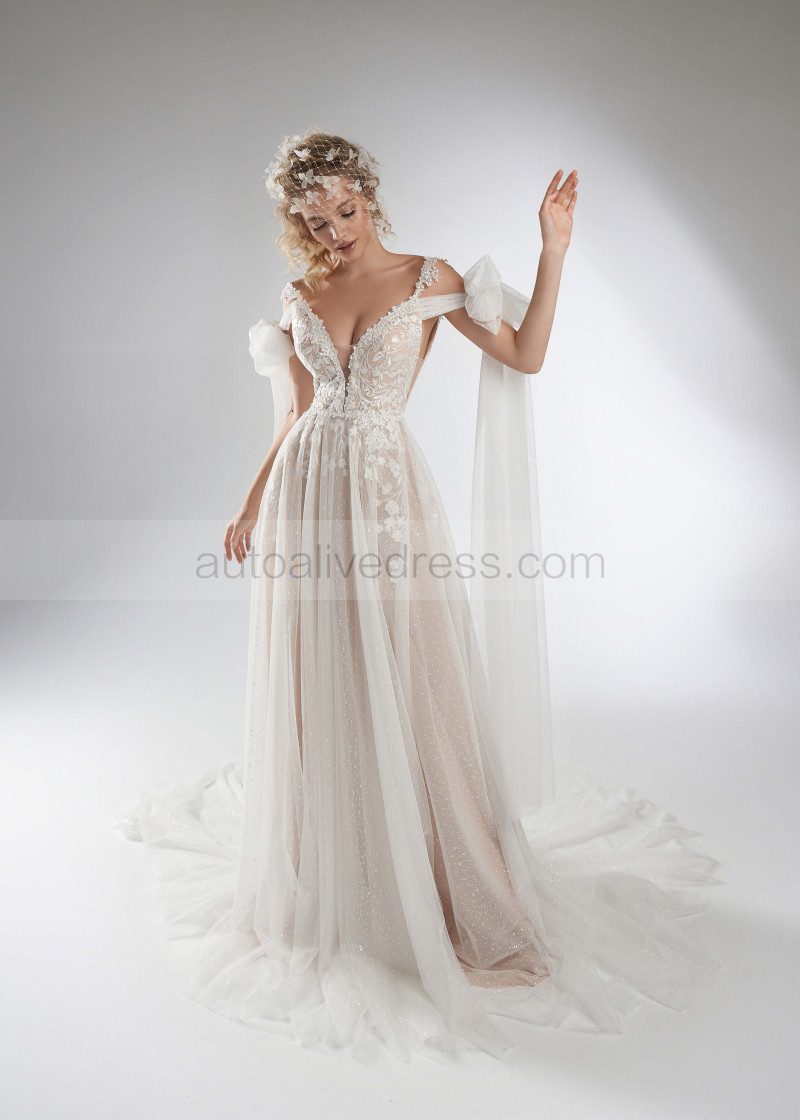 wedding dress lace halter neck Halter Neck Applique Tulle Wedding Dress adorned with A-Line