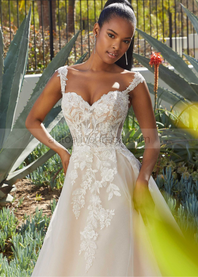 lace and beaded wedding dress STELLA / Fitted Wedding Dress with Gorgeous Beaded Flower Appliques