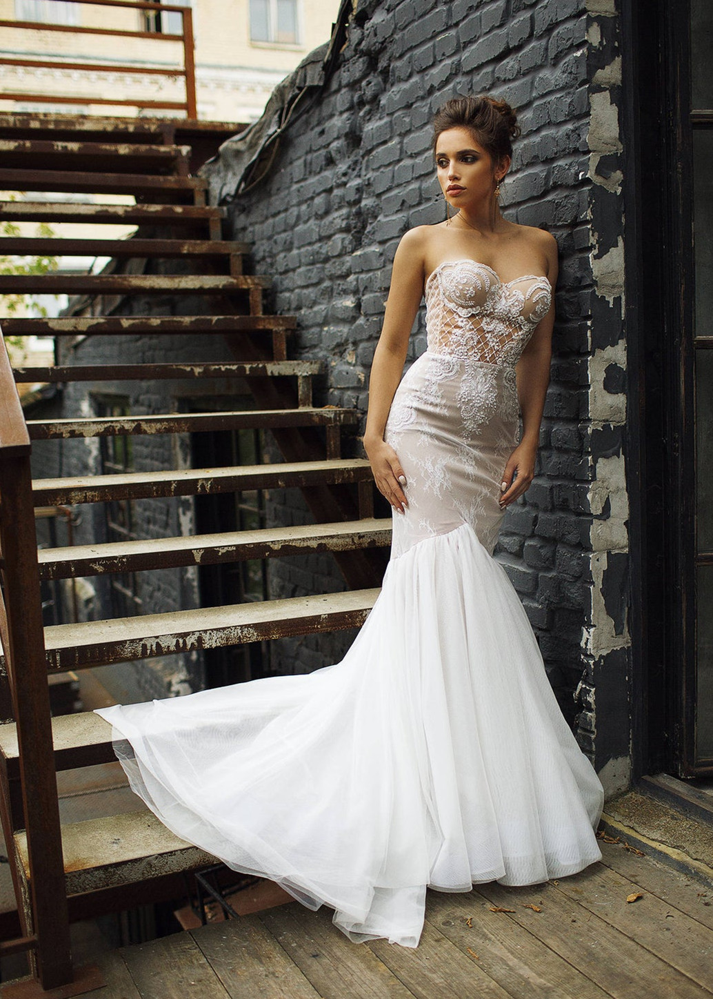 Mermaid Sexy Strapless Lace Tulle Wedding Dress